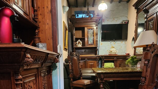 Unclassified image, 1 of 15, button - Room-2 Floors 3 Bedrooms Near Central St (Antwerp)