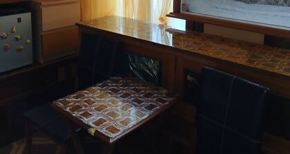 Room in House - 2 Floors 2 Bedrooms Near Central Station