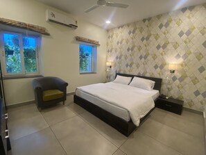 9 chambres, fer et planche Ă repasser, Wi-Fi, draps fournis