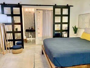 1 bedroom, desk, iron/ironing board, free WiFi