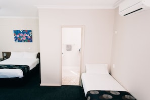 Chambre Simple | 1 chambre, literie de qualité supérieure, ameublement personnalisé