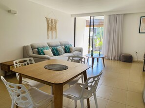 Smart TV - Appartement 4 Personnes à 200m des 2 Plus Belles Plages de Grand Baie (Trou-aux-Biches)