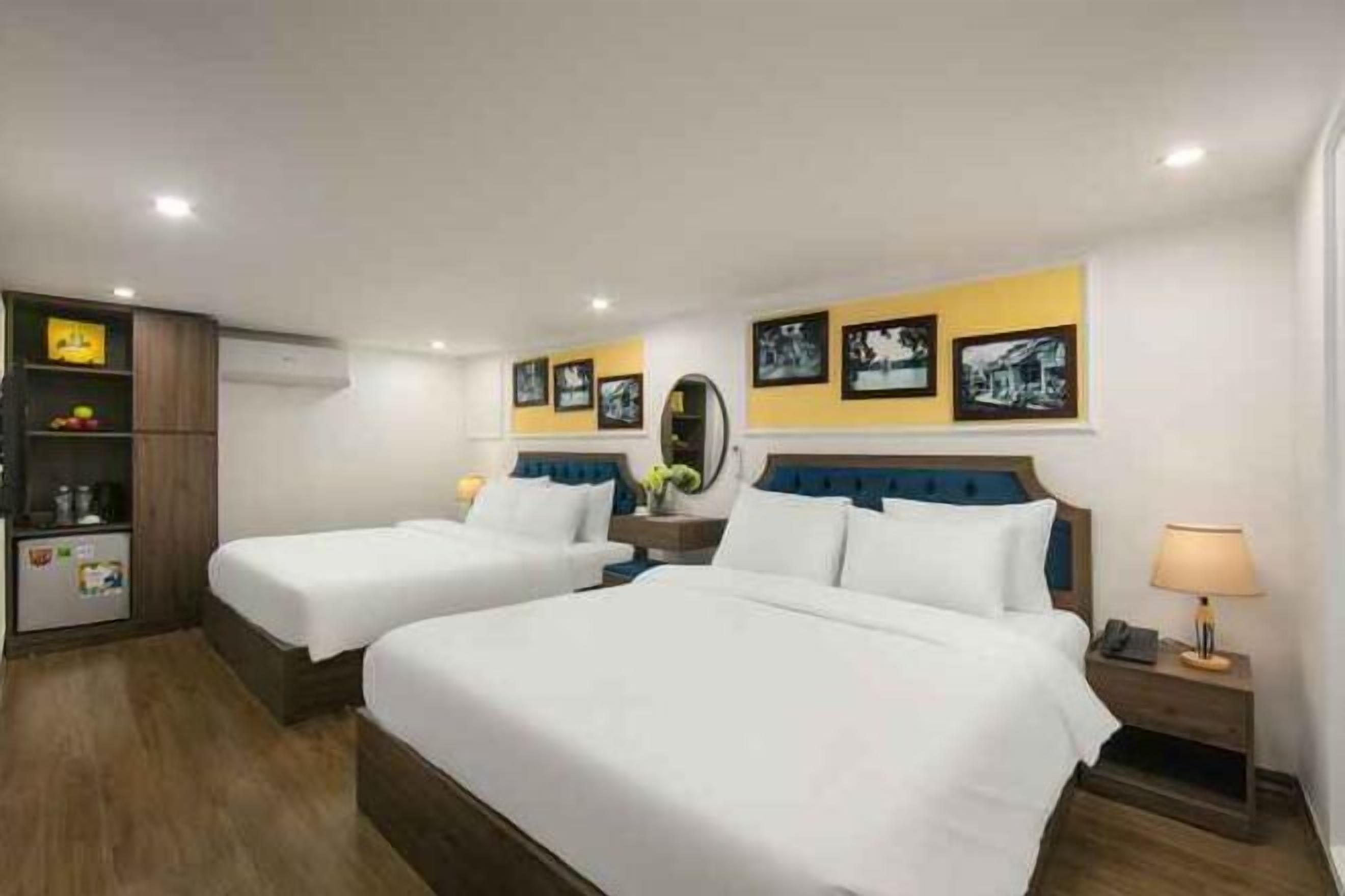 Frigobar, cofres nos quartos, escrivaninha