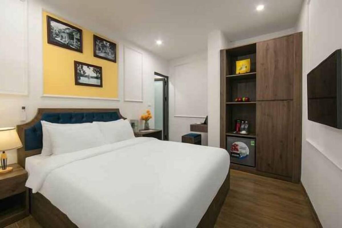 Frigobar, cofres nos quartos, escrivaninha