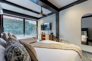 3 quartos, cofres nos quartos, escrivaninha
