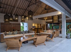 Interior - Abaca Nyoman 5 BR - Luxury in the heart of Seminyak (Bali)
