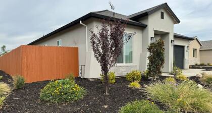 New One-Story Home * Quiet Neighborhood