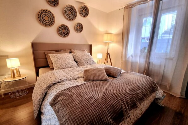 1 chambre, fer et planche à repasser, lit parapluie, Wi-Fi gratuit