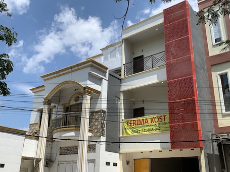 Fachada de la propiedad