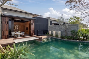 Private pool