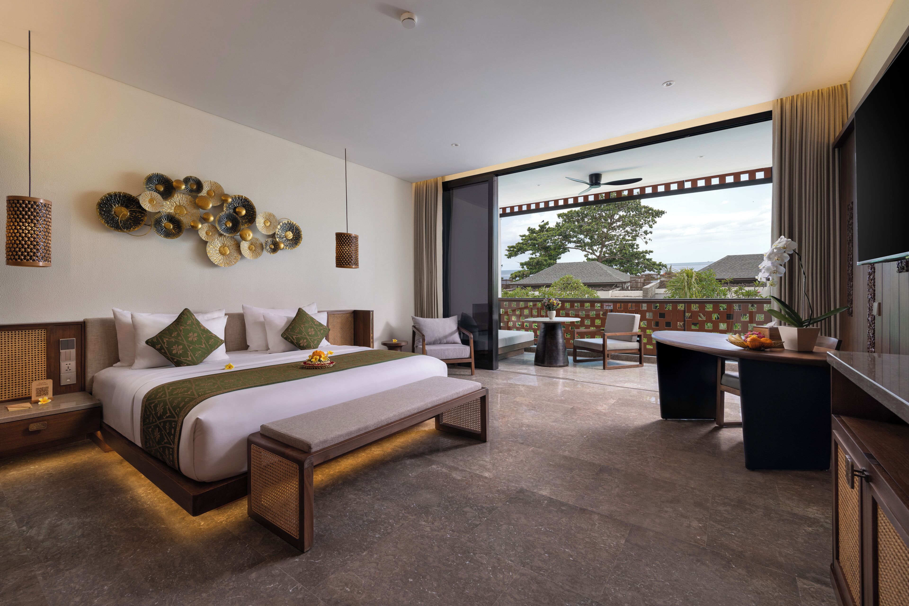 Luxury Suite King Sea View | Premium bedding, memory foam beds, minibar, in-room safe