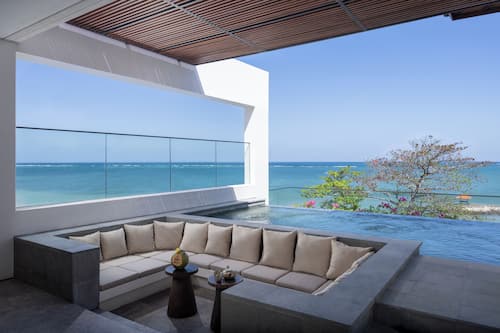 Suite presidencial | Ropa de cama de alta calidad, colchones viscoelásticos, minibar