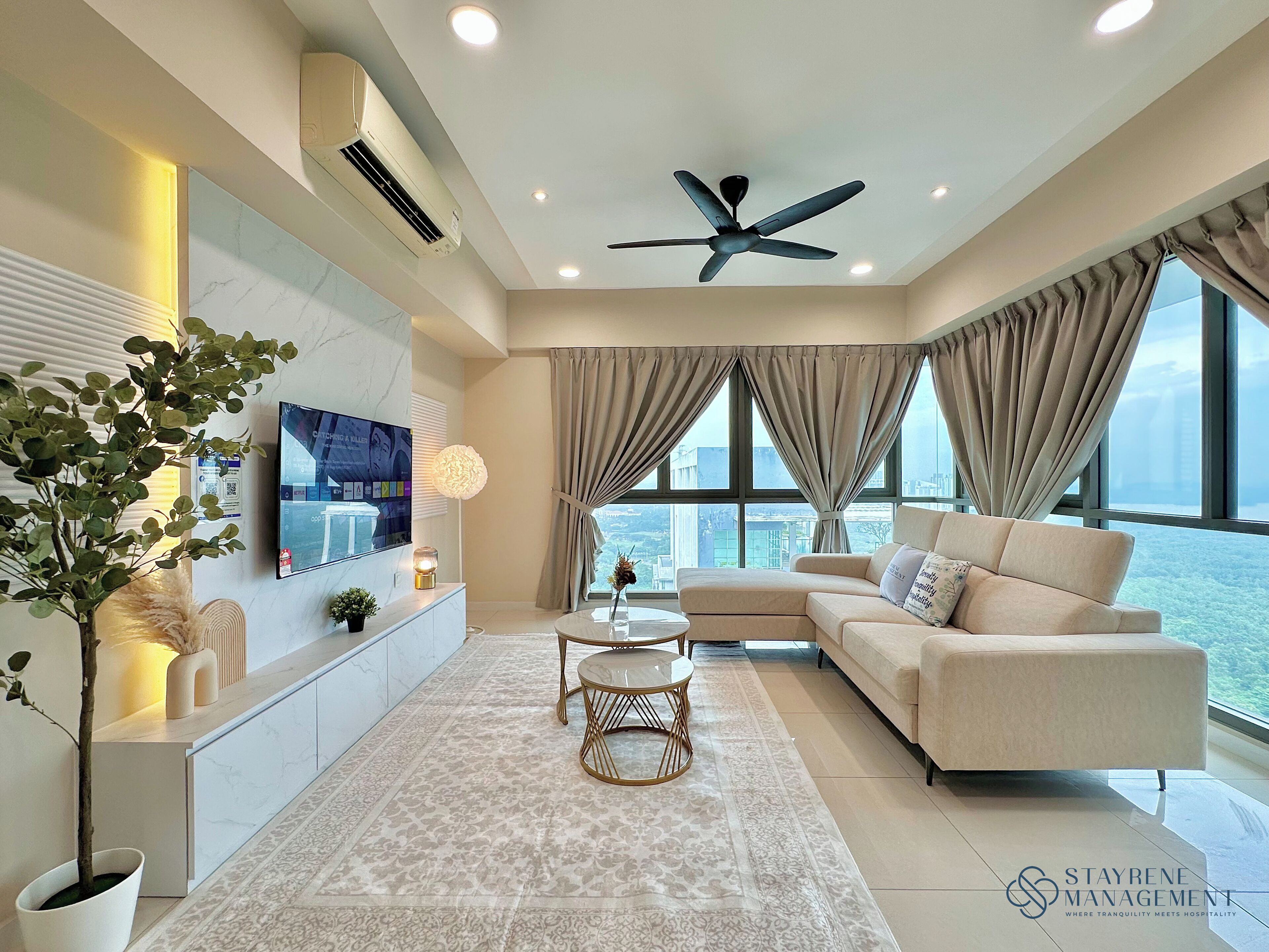 Design Apartment, 3 Bedrooms, Non Smoking, Bathtub | Living area