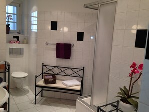 Hair dryer, towels, soap, shampoo - Zentrumsnahe Ferienwohnung in der "villa Hortensia" (Erfurt)