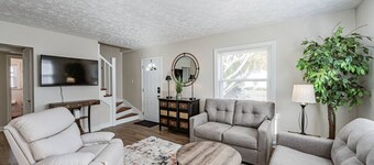 Ma's Cozy Cape: Your Tranquil Home Away from Home!