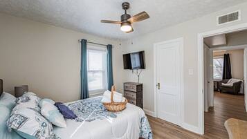 3 sovrum, skrivbord, strykjärn/strykbräda och gratis wi-fi