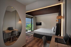 Deluxe Room, 1 Bedroom, Garden View, Ground Floor | 1 bilik tidur, peralatan tempat tidur premium, gebar bulu kapas 