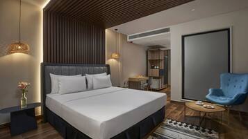 1 bedroom, premium bedding, down duvets, free minibar