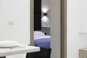 1 bedroom, travel cot, free WiFi, bed sheets - HH La Suite Cagliari - WIFI Center (Cagliari)