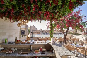 Exterior - The Palace Pyramids inn (Giza)