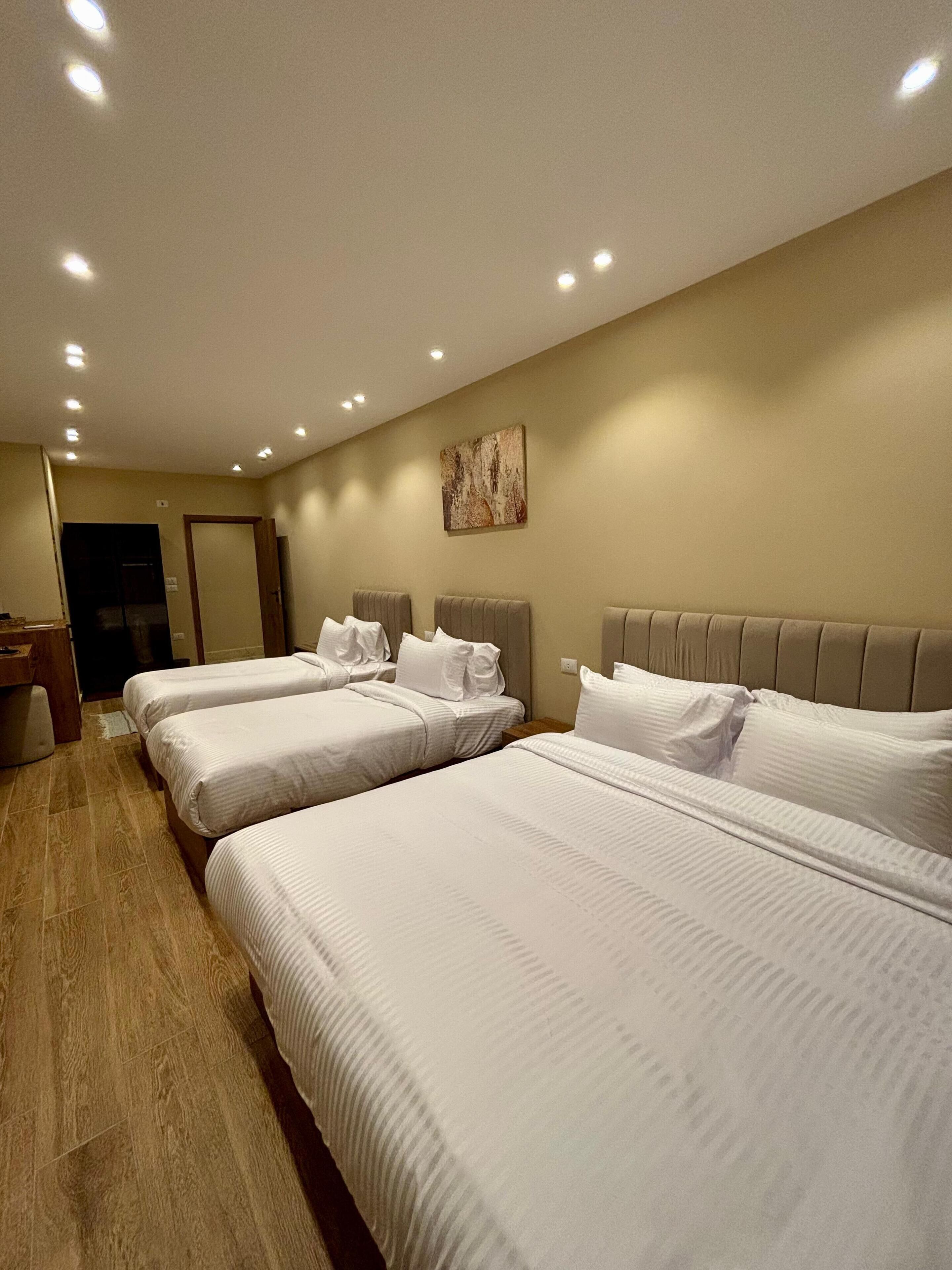 家庭四人房 | 高档床上用品、迷你吧、特色装修、特色家居