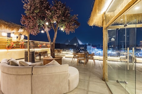 Restaurante. The Palace Pyramids inn