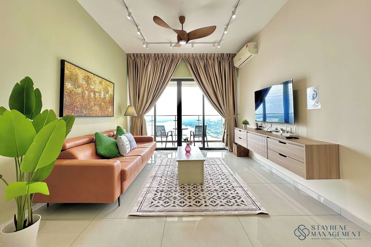 Apartemen Comfort, 3 kamar tidur, lemari es & microwave, pemandangan laut | Area keluarga | Smart TV 50-inci dengan saluran TV kabel, Netflix, dan layanan streaming