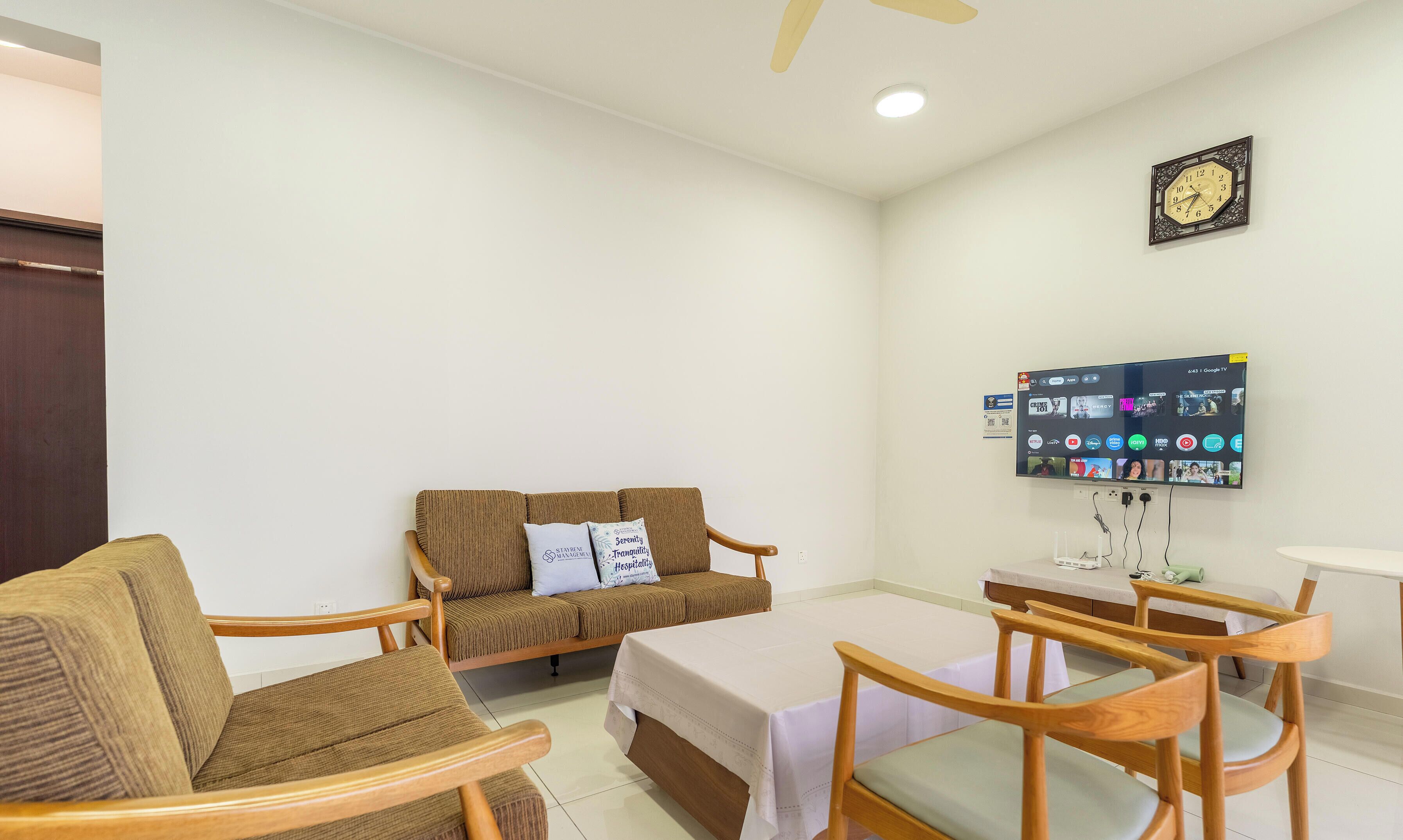Basic Apartment, 3 Bedrooms, Non Smoking, Sea View | Living area