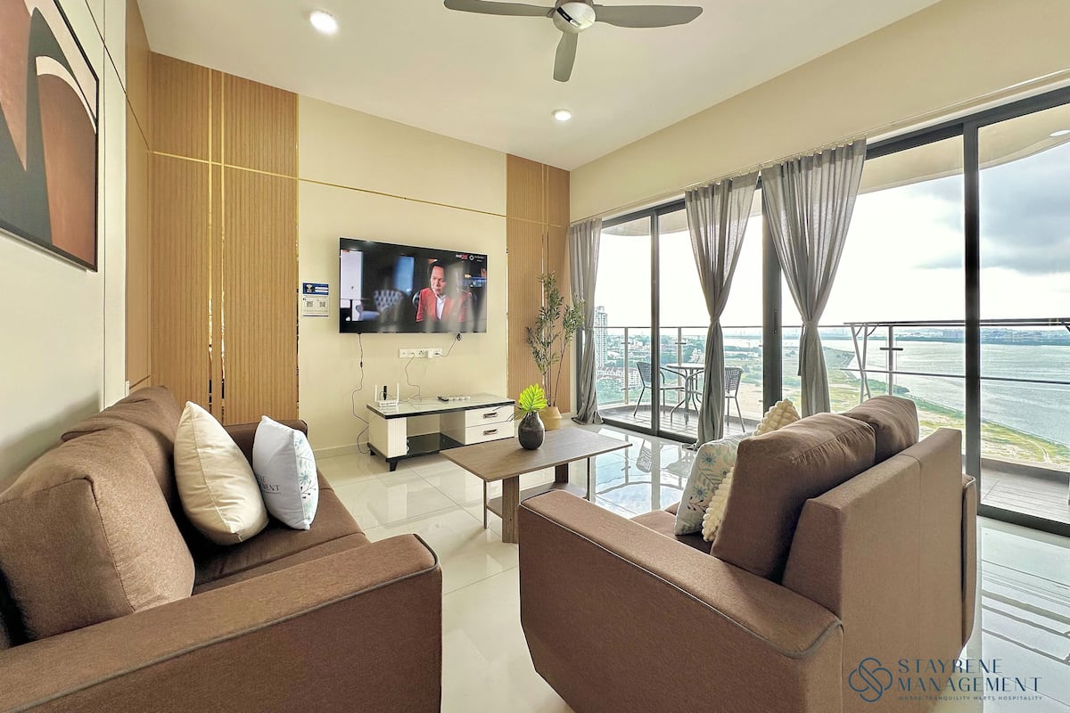 Family Apartment, 3 Bedrooms, Non Smoking, Partial Sea View | Living area