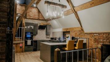Fridge, microwave, oven, stovetop