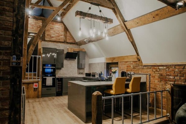 冰箱、微波炉、烤箱、炉灶