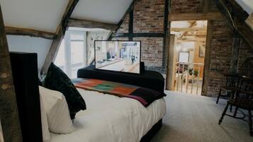 1 bedroom, in-room safe, desk, iron/ironing board