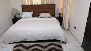2 bedrooms, iron/ironing board, free WiFi, bed sheets - Stunning 2-bed Apartment in Lagos (Lagos)