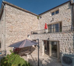 Front of property - Amfora Family Apartments Rezevici  (Petrovac)