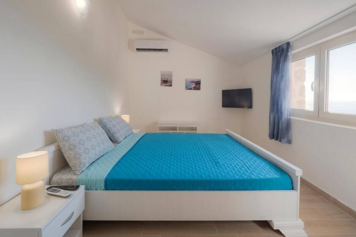 Apartamento familiar | 1 dormitorio, ropa de cama de alta calidad, escritorio y wifi gratis