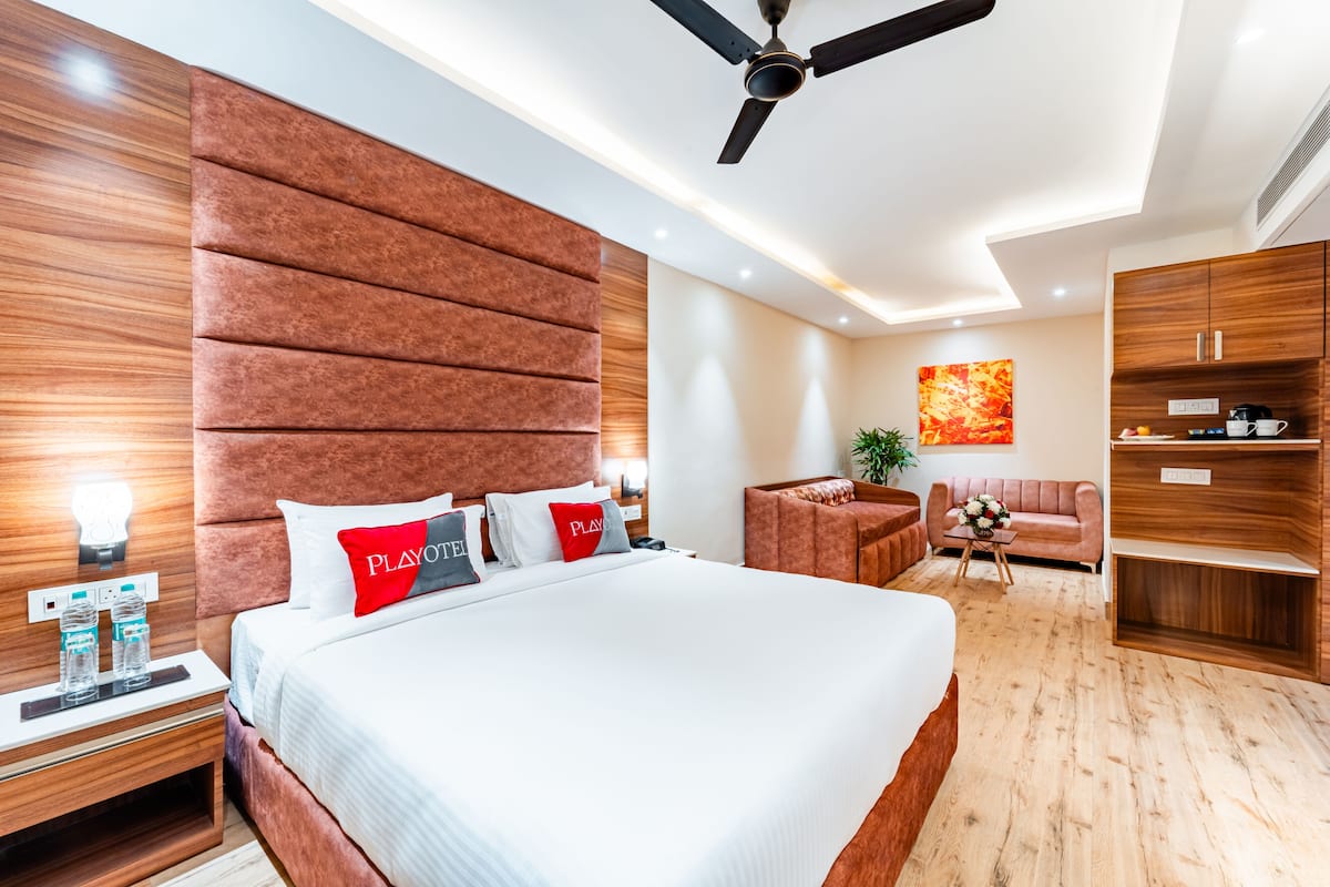 premium double room | premium bedding, in-room safe, desk, free wifi