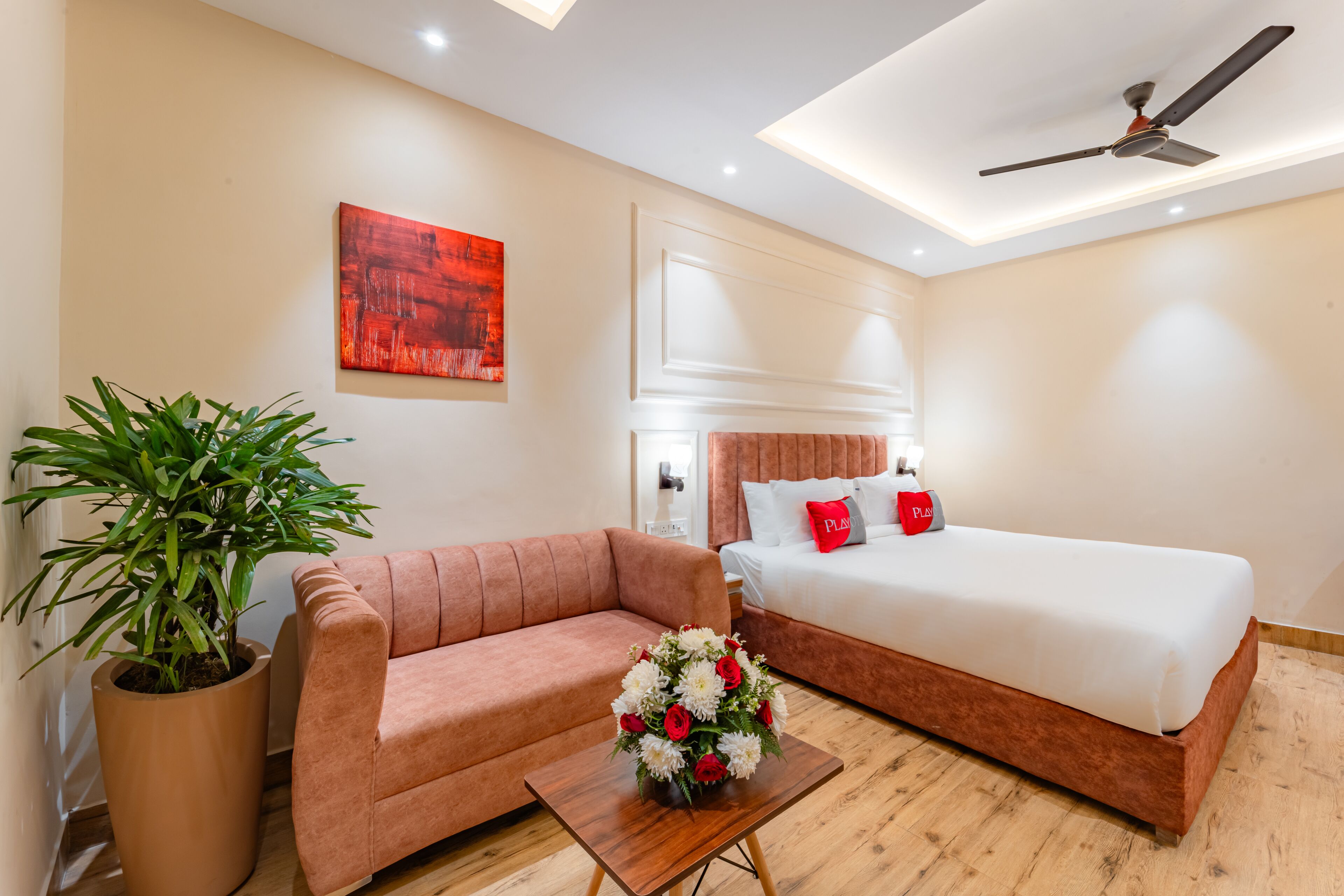 deluxe room, 1 double bed | premium bedding, in-room safe, desk, free wifi