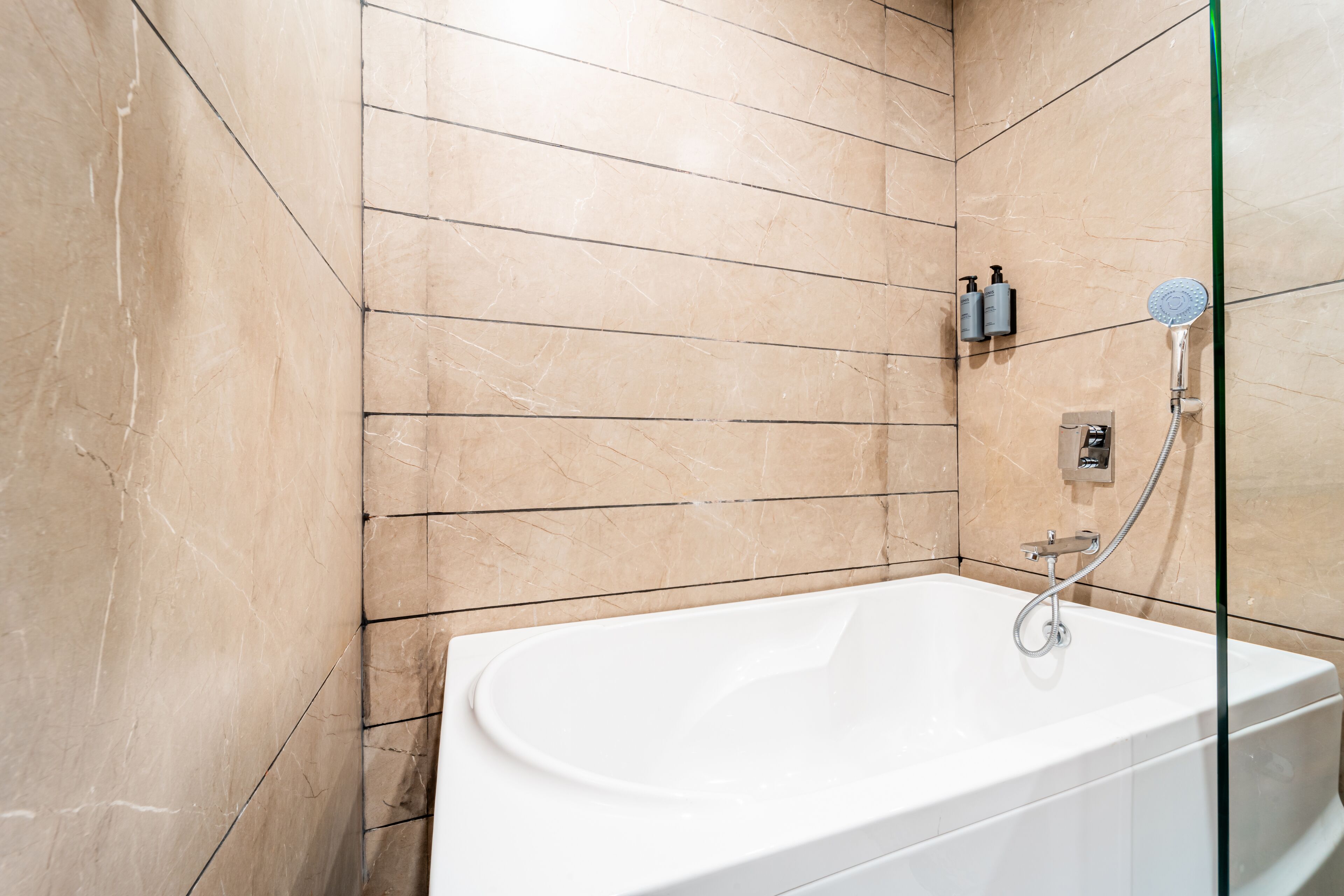 superior room | bathroom | towels