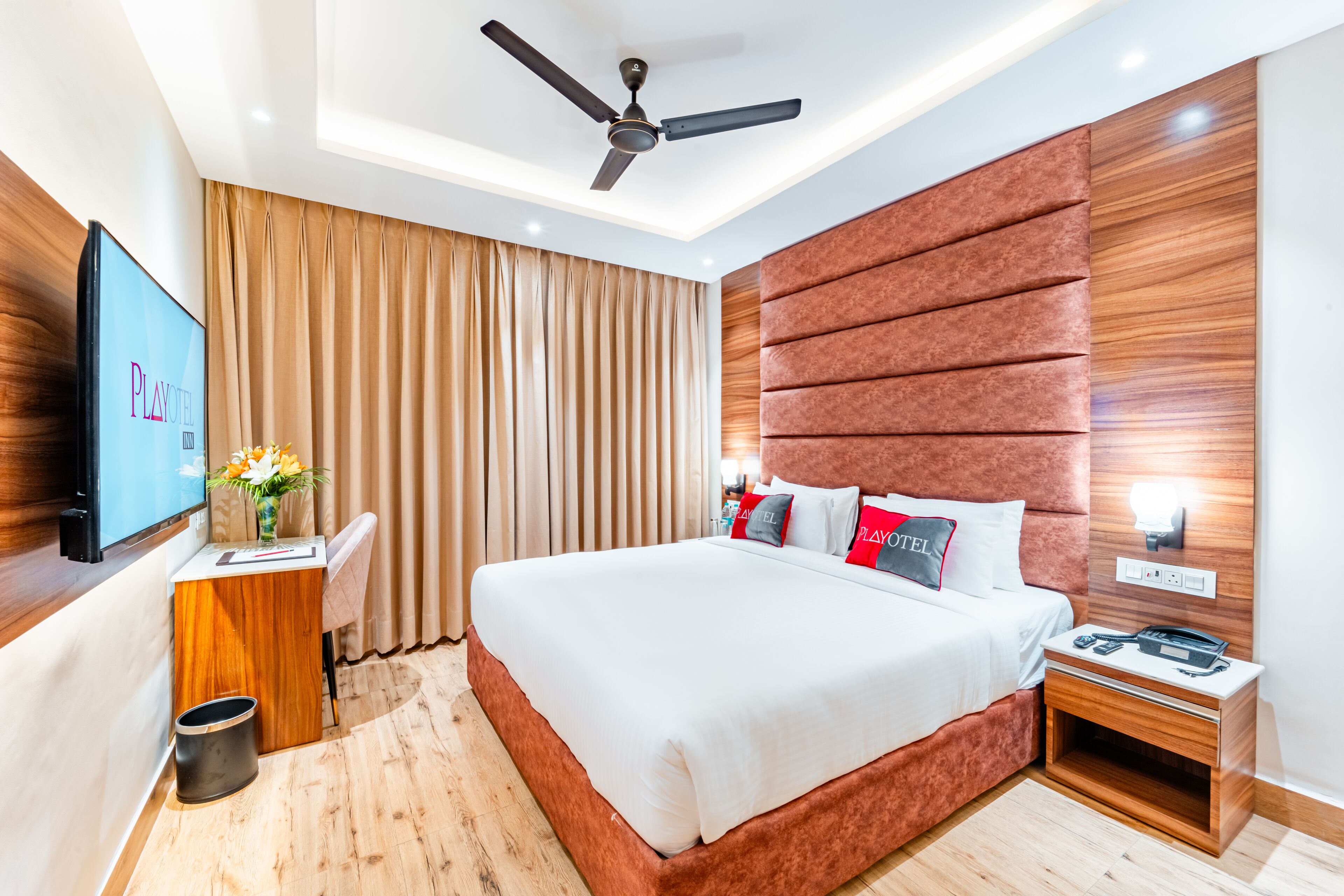 premium double room | premium bedding, in-room safe, desk, free wifi