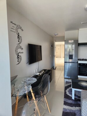 Interior - UMHLANGA Rocks Bookings apartment NEAR GATEWAY. (uMhlanga)