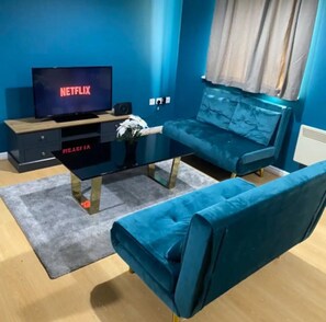 Apartment | Interior - Beautiful 2-bed Apartment in Leeds (Leeds)