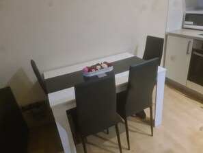 Appartement, 1 kingsize bed | Dineren