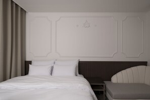 Standard Room | Desk, laptop workspace, soundproofing, free WiFi