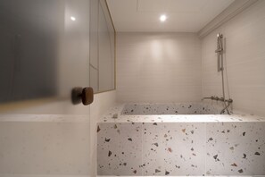 Basic Suite | Desk, laptop workspace, soundproofing, free WiFi - Glam Hotel (Incheon)