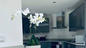 Cottage | Dining