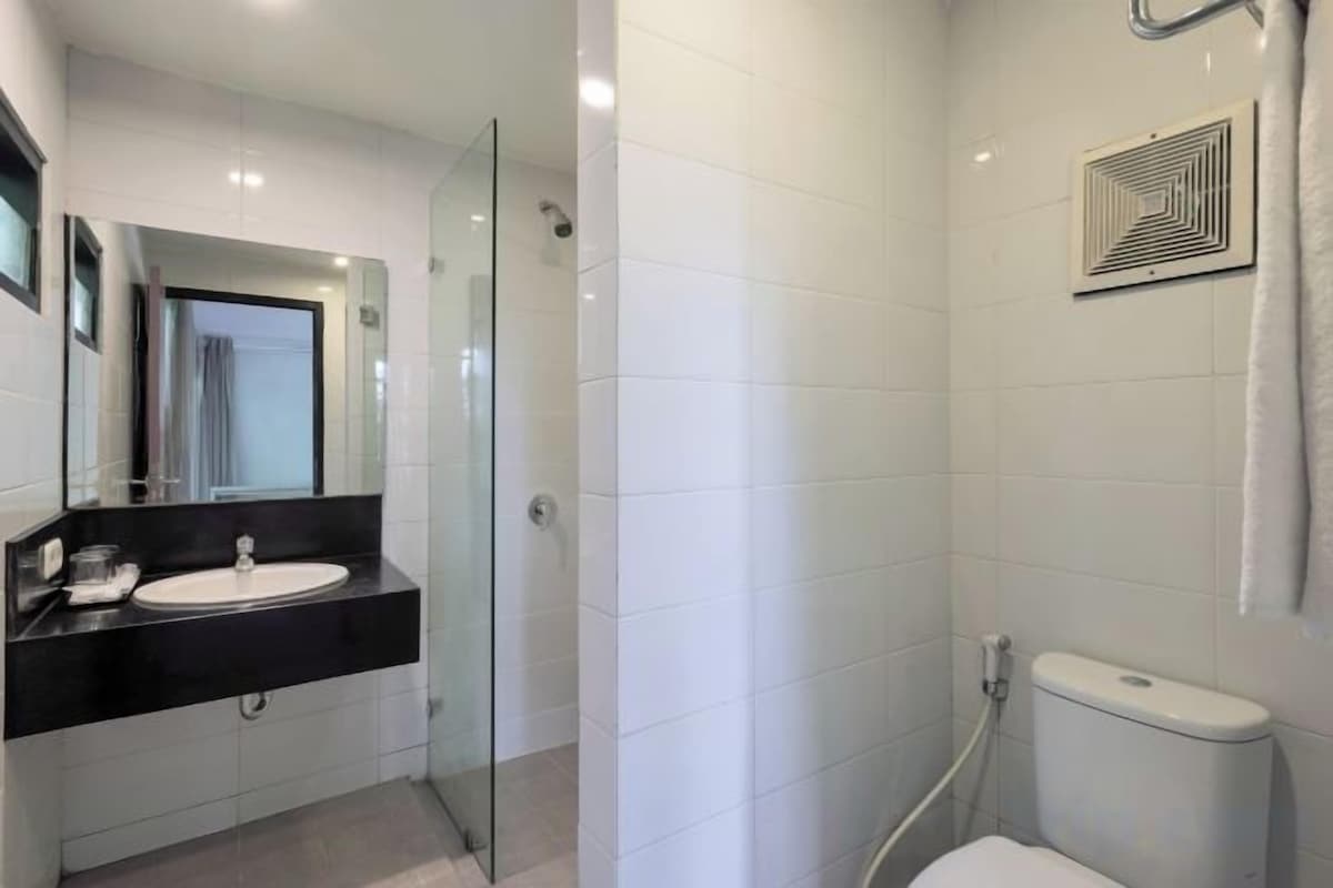Bathroom | Shower, towels