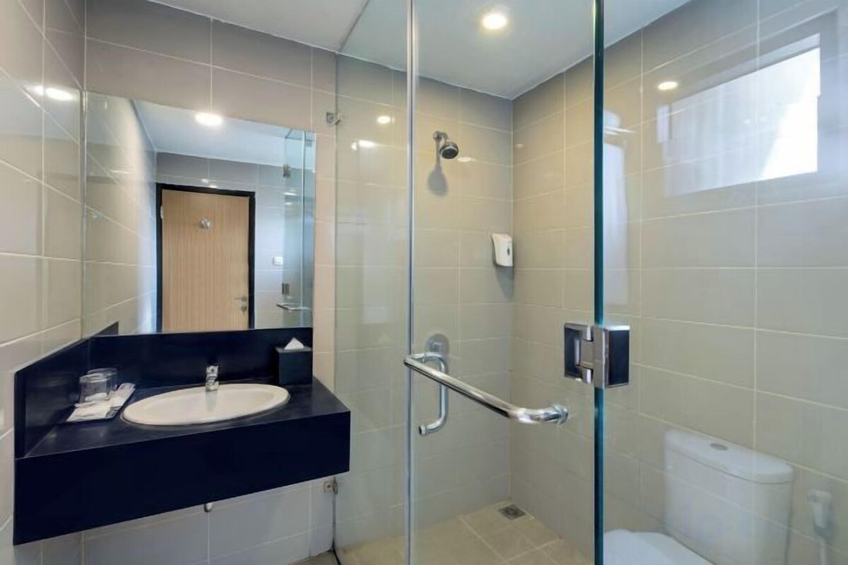 Bathroom | Shower, towels