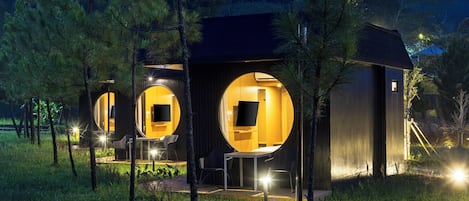 Cabin | Garden view