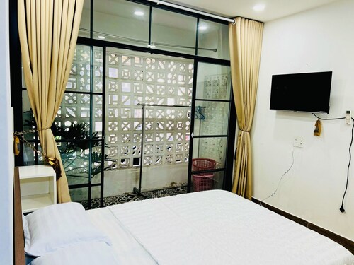 Lovely Moon Home with 3 bedrooms- Downtown Saigon D1