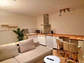 Smart TV, video games, books - Studio Entier de Standing (Montpon-Ménestérol)